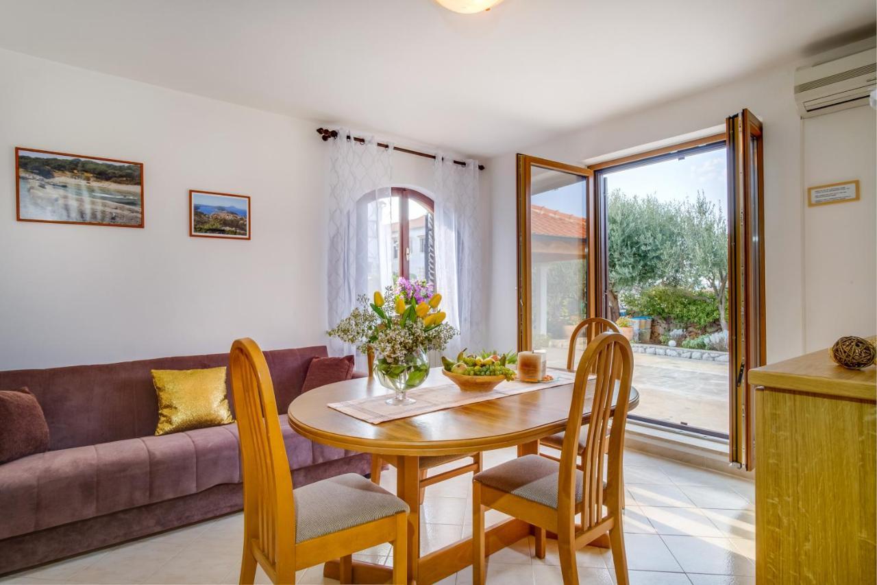 Apartments Franjo Mali Lošinj Eksteriør bilde