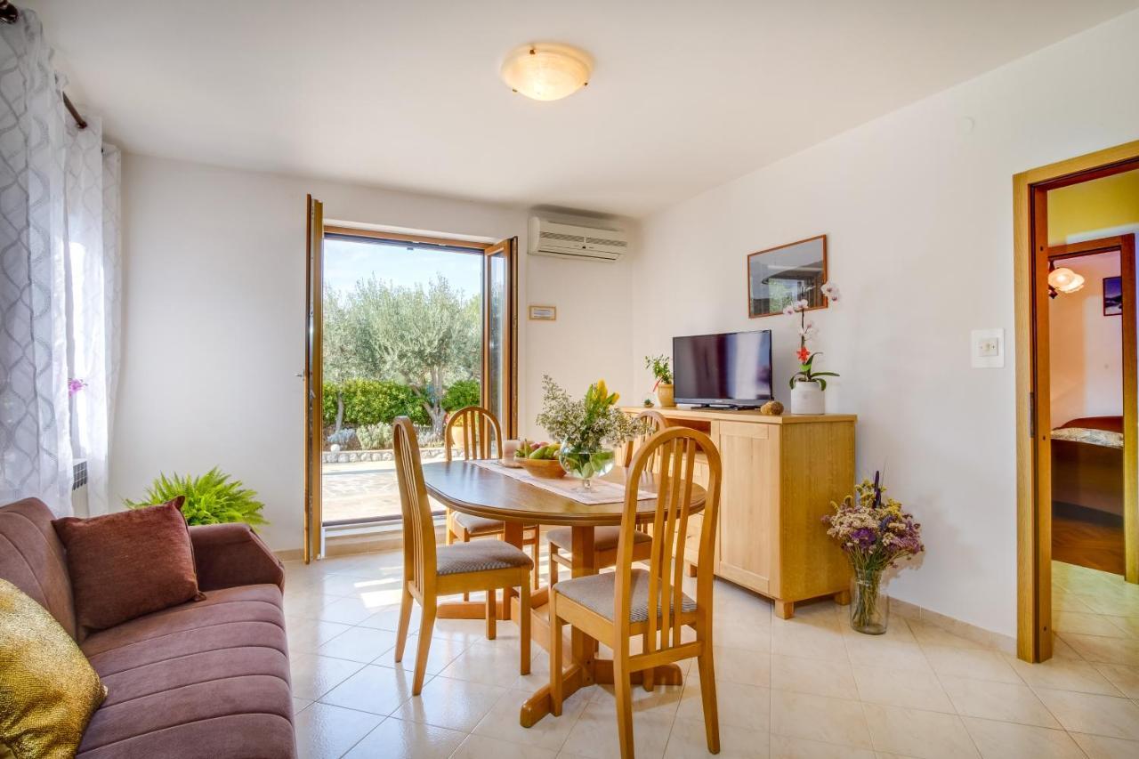 Apartments Franjo Mali Lošinj Eksteriør bilde