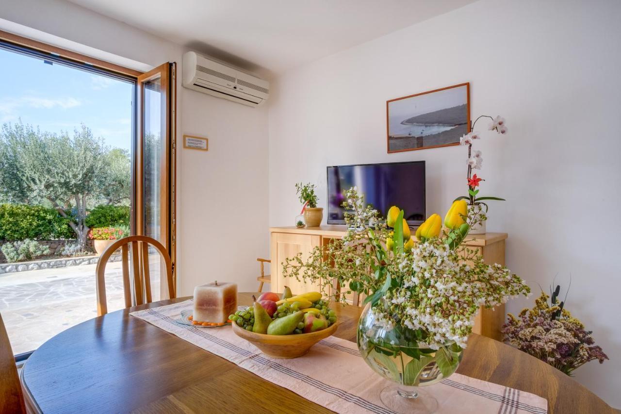 Apartments Franjo Mali Lošinj Eksteriør bilde