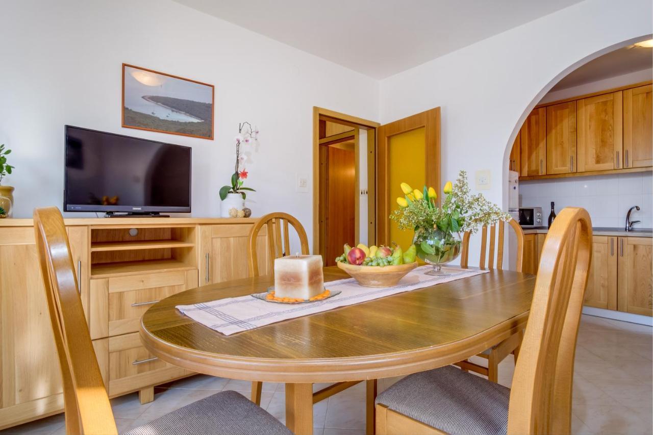 Apartments Franjo Mali Lošinj Eksteriør bilde