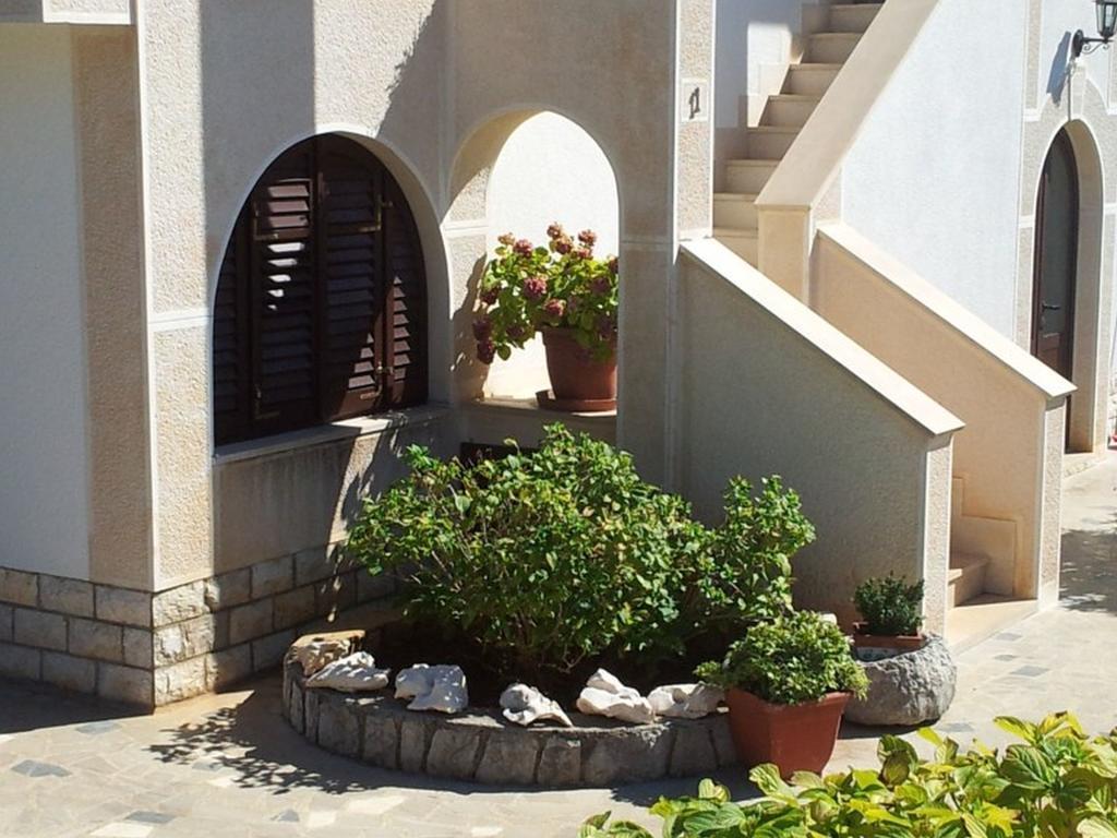 Apartments Franjo Mali Lošinj Eksteriør bilde