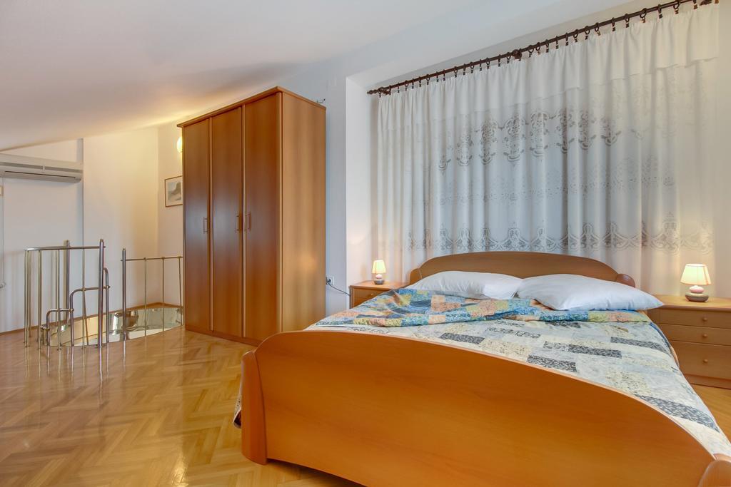 Apartments Franjo Mali Lošinj Rom bilde