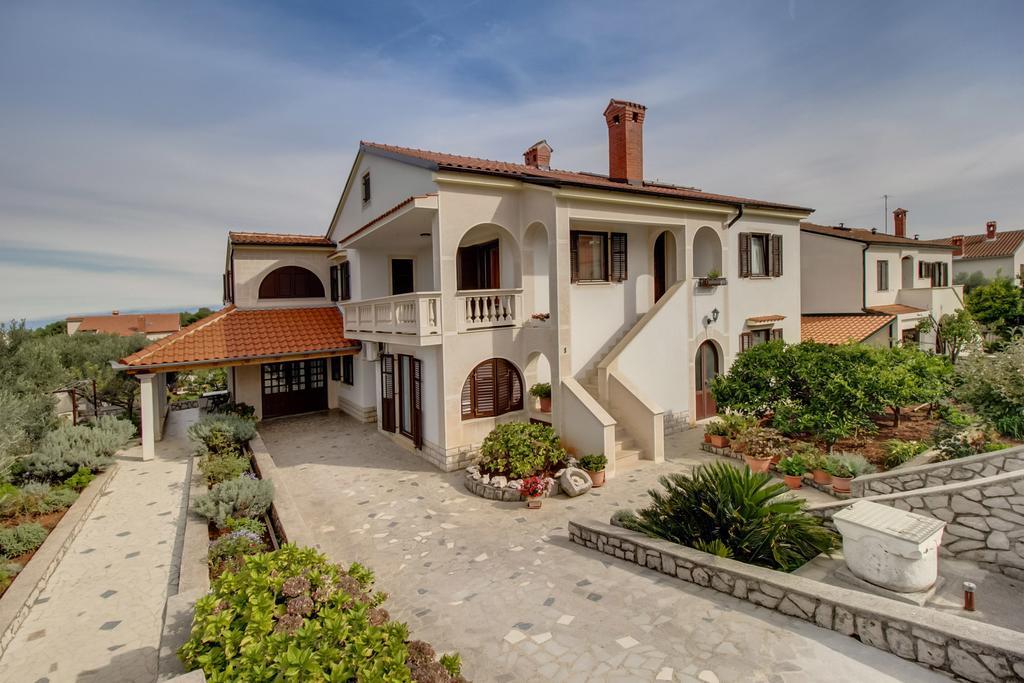 Apartments Franjo Mali Lošinj Rom bilde